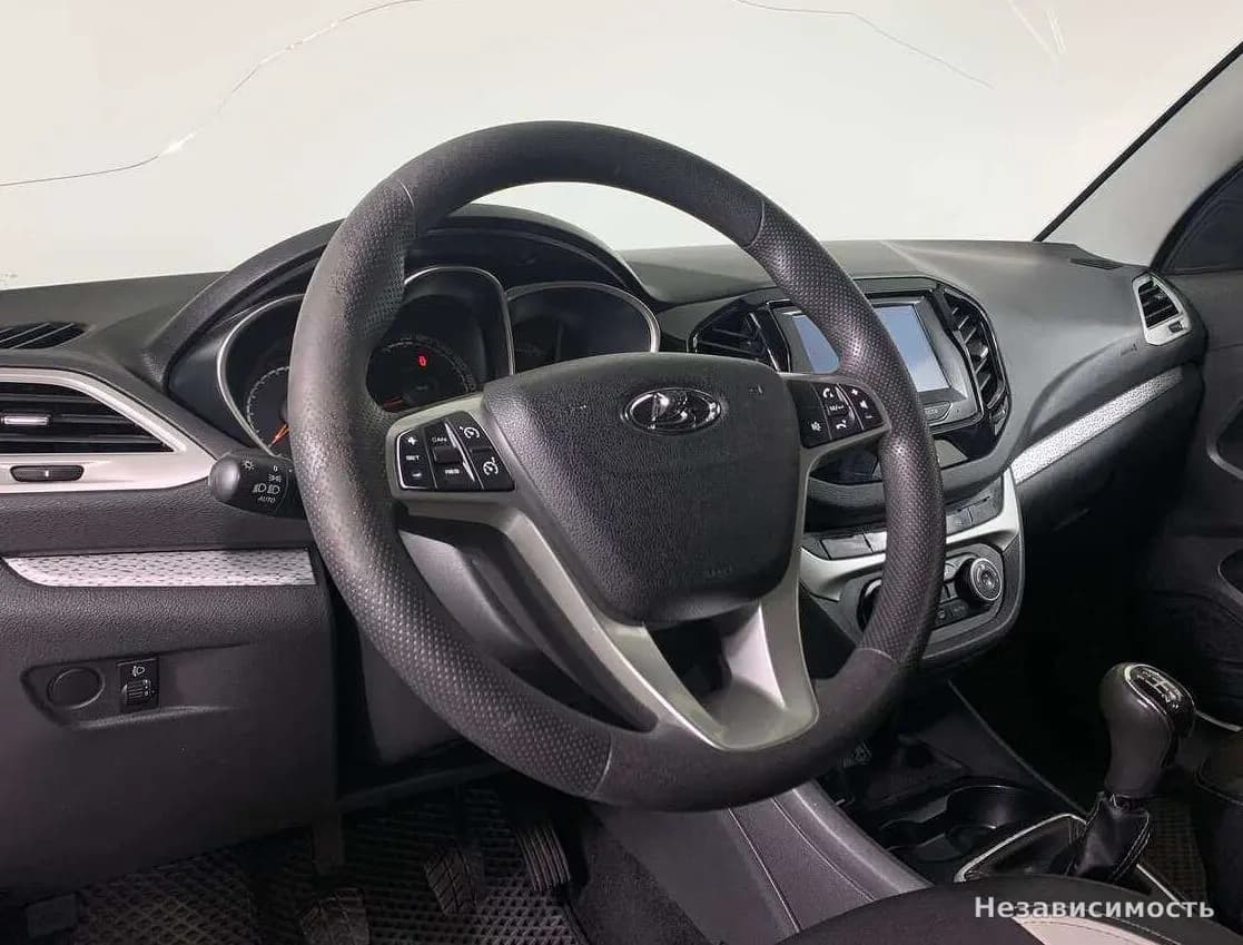 Lada Vesta 2018 с пробегом — фото 9