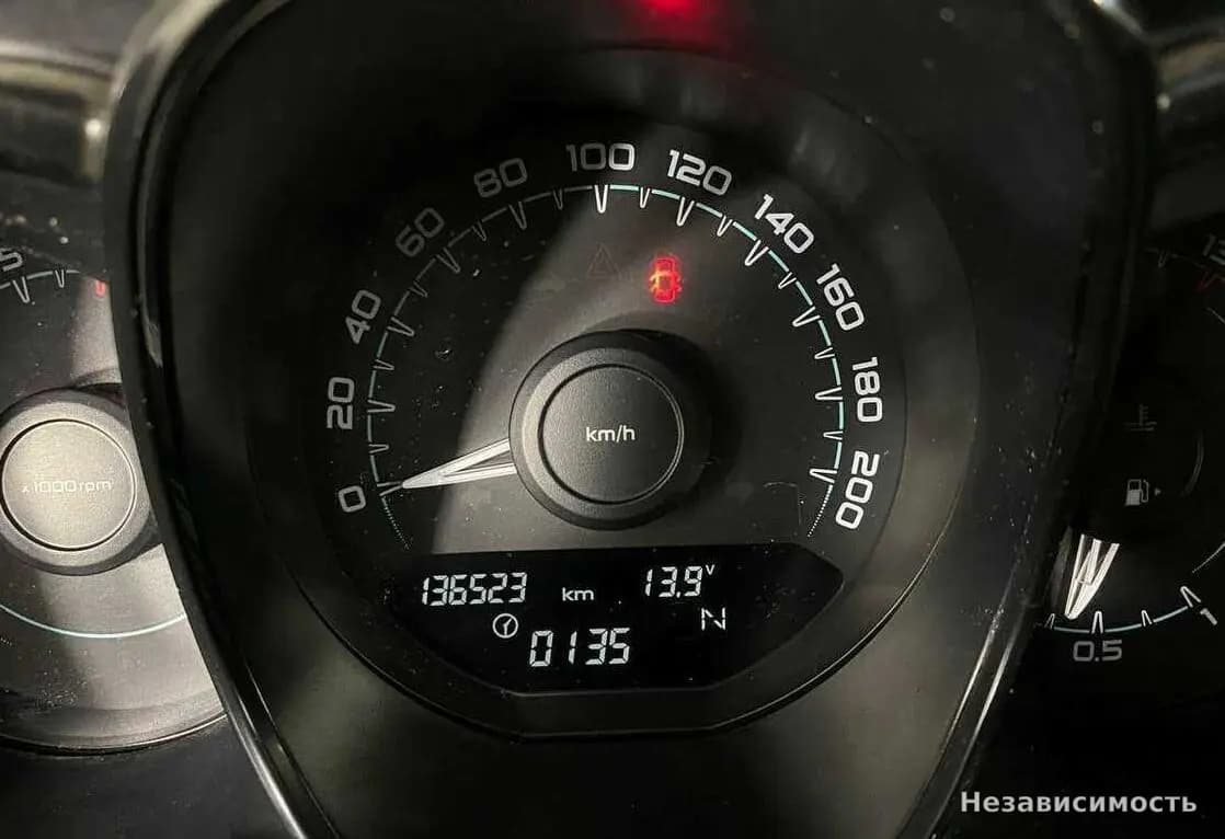 Lada Vesta 2017 с пробегом — фото 10