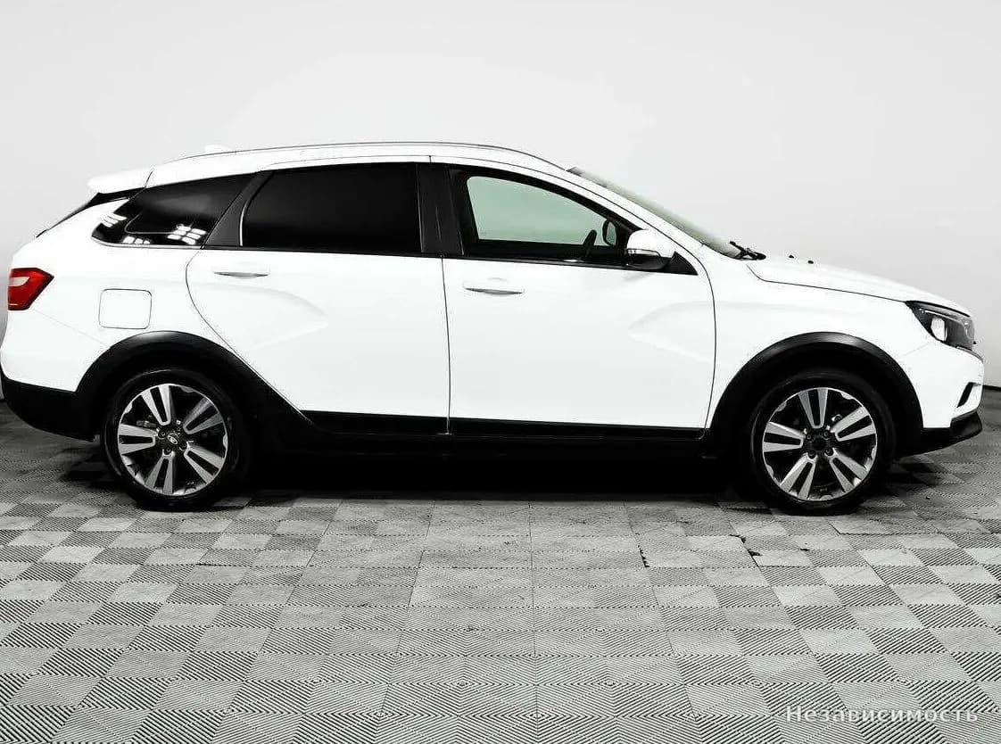 Lada Vesta 2021 с пробегом — фото 4