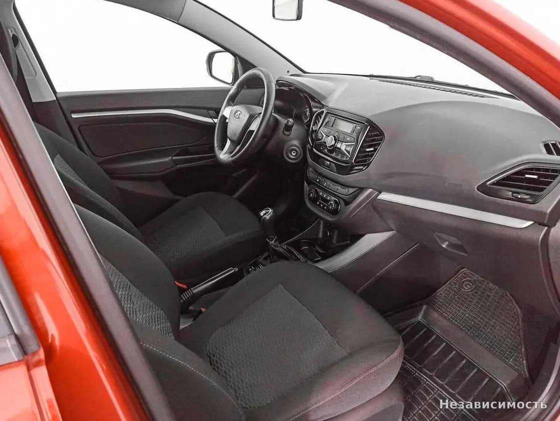 Lada Vesta 2017 с пробегом — фото 9