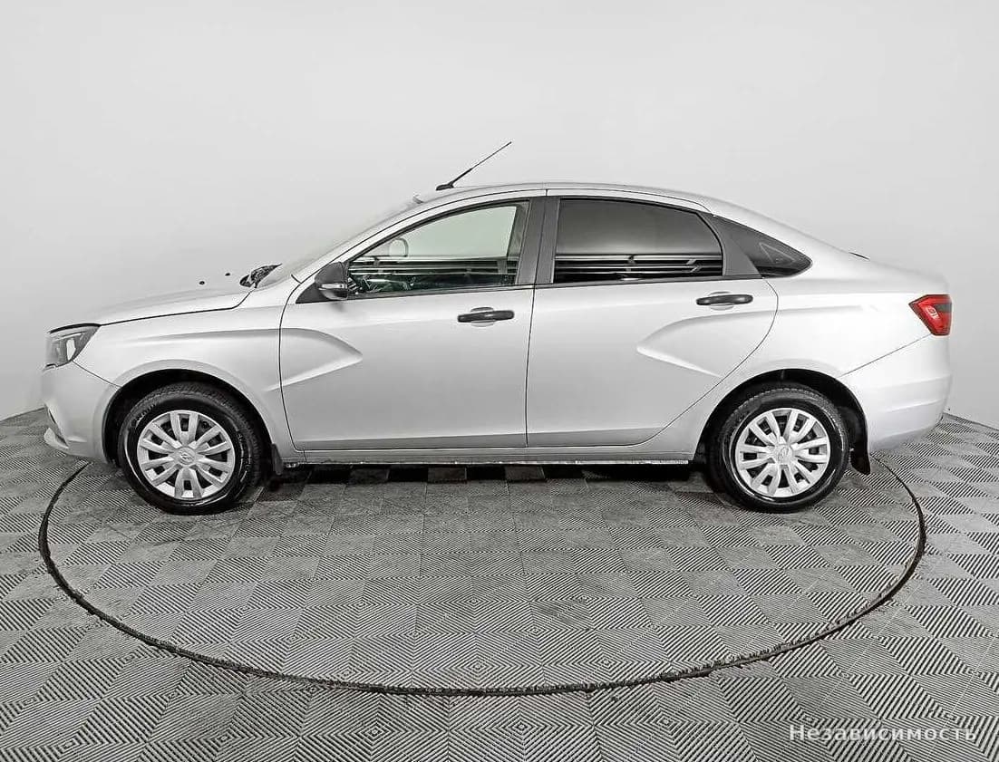 Lada Vesta 2018 с пробегом — фото 8