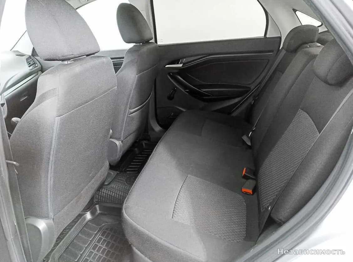 Lada Vesta 2018 с пробегом — фото 10