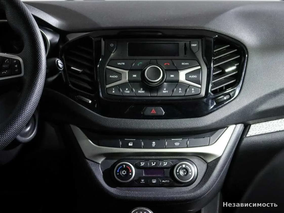 Lada Vesta 2018 с пробегом — фото 10