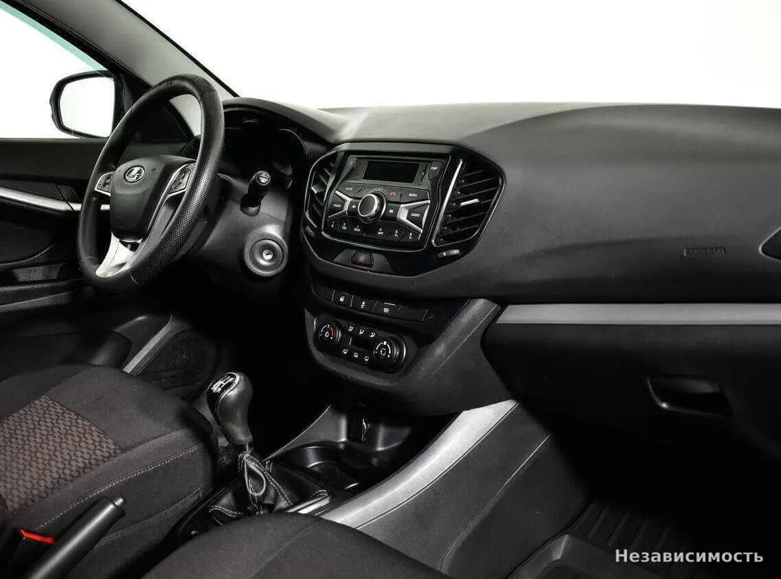Lada Vesta 2019 с пробегом — фото 9