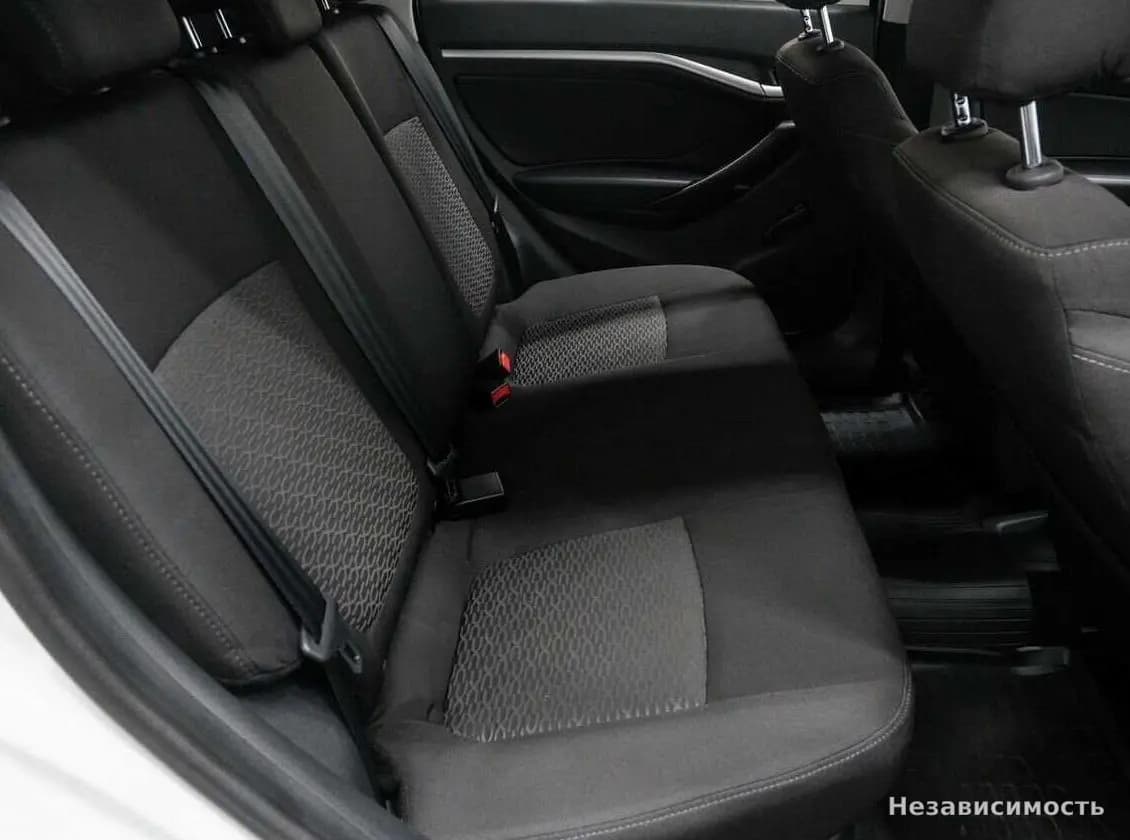 Lada Vesta 2017 с пробегом — фото 10