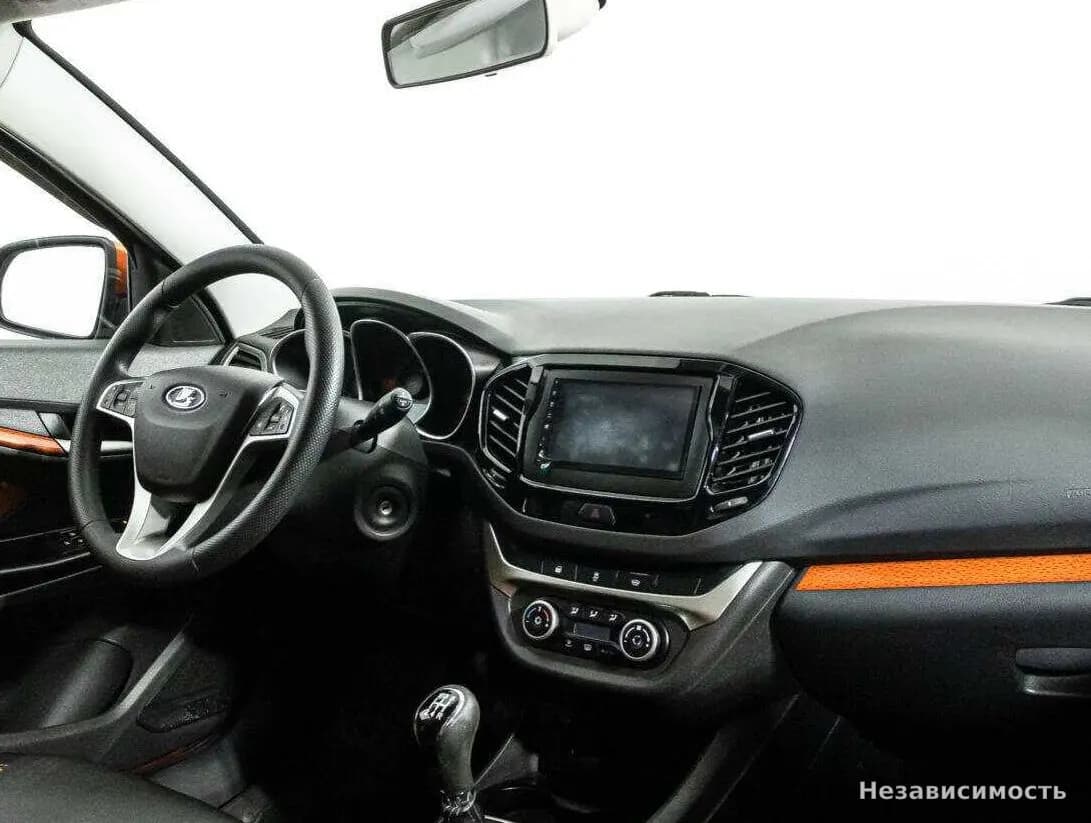 Lada Vesta 2019 с пробегом — фото 9
