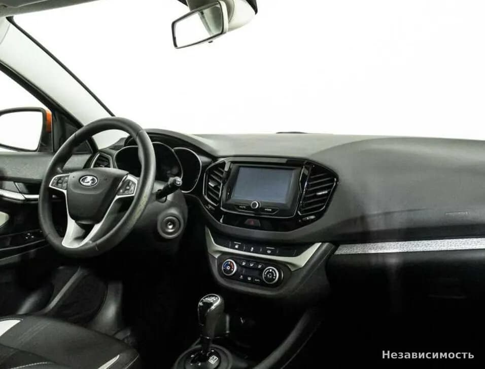 Lada Vesta 2018 с пробегом — фото 9