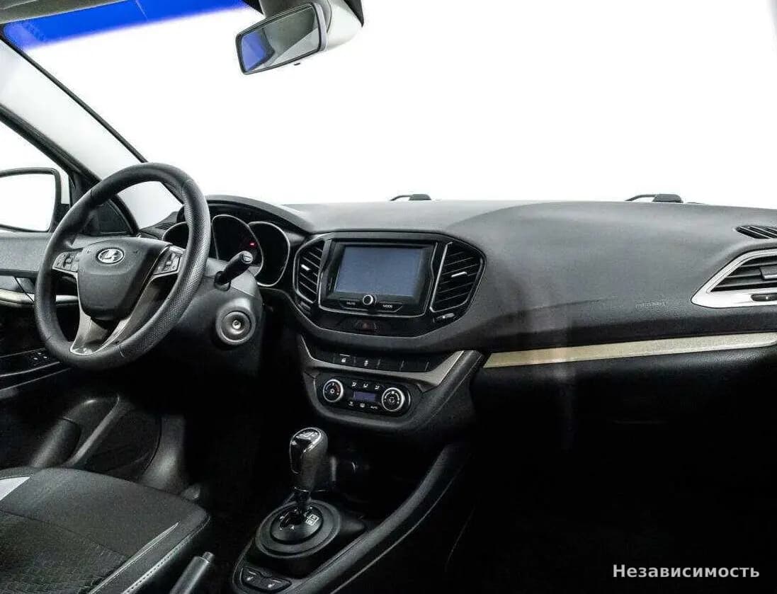 Lada Vesta 2017 с пробегом — фото 9