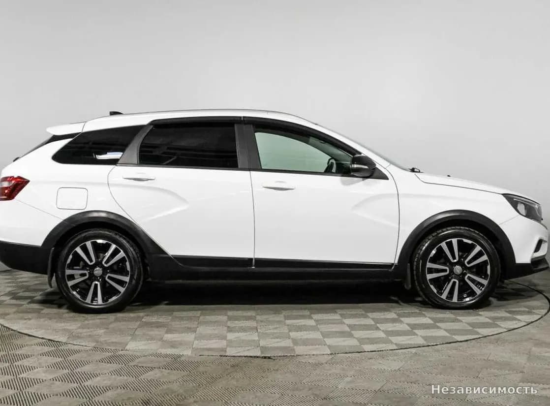 Lada Vesta 2018 с пробегом — фото 4