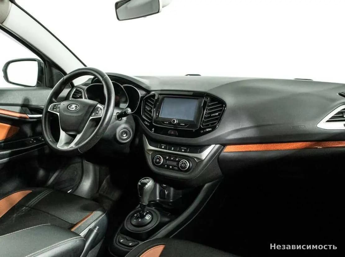 Lada Vesta 2018 с пробегом — фото 9