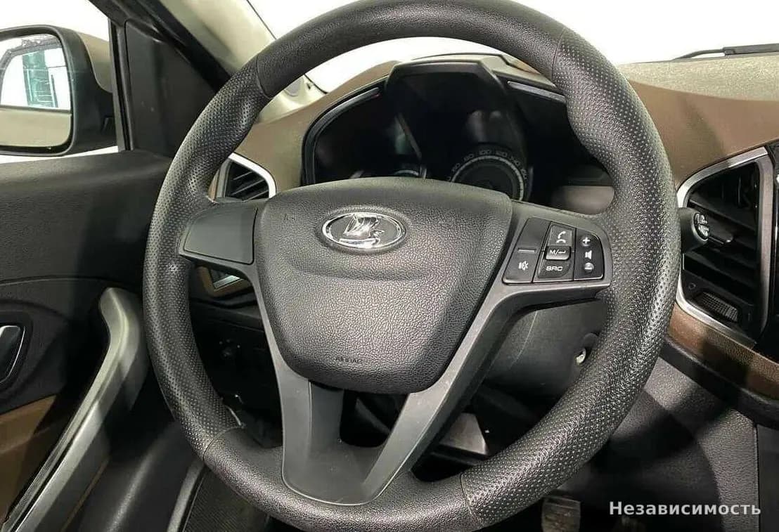 Lada Xray 2017 с пробегом — фото 9