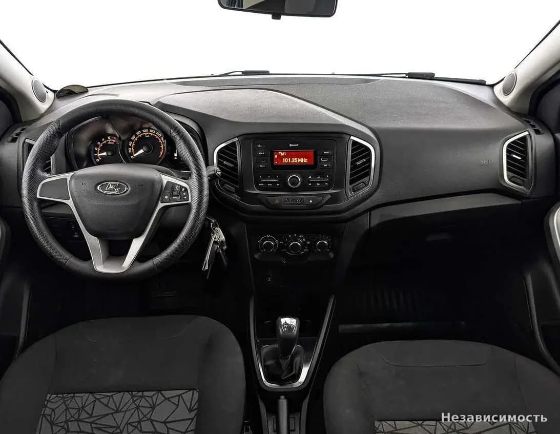 Lada Xray 2019 с пробегом — фото 10