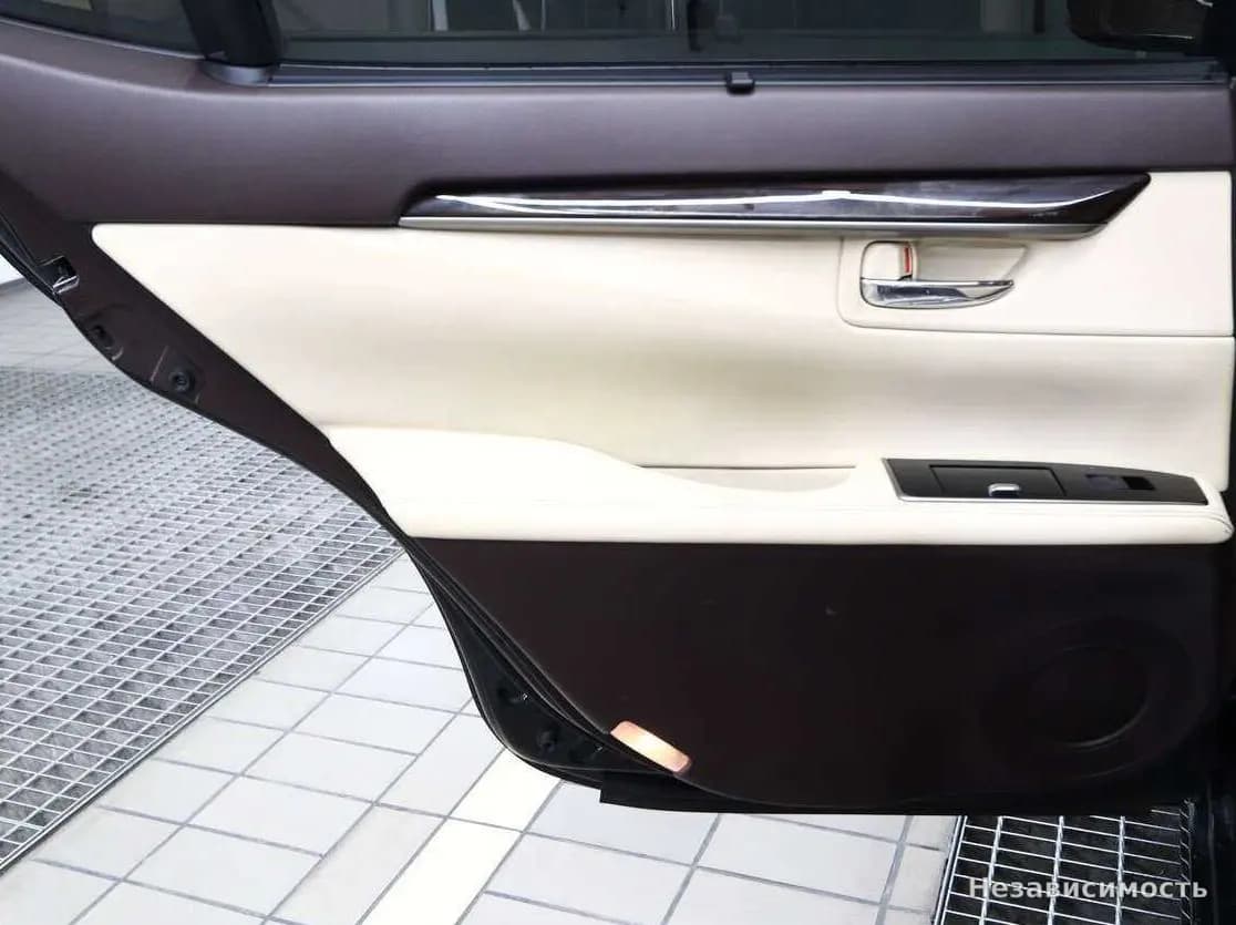 Lexus ES 2016 с пробегом — фото 9