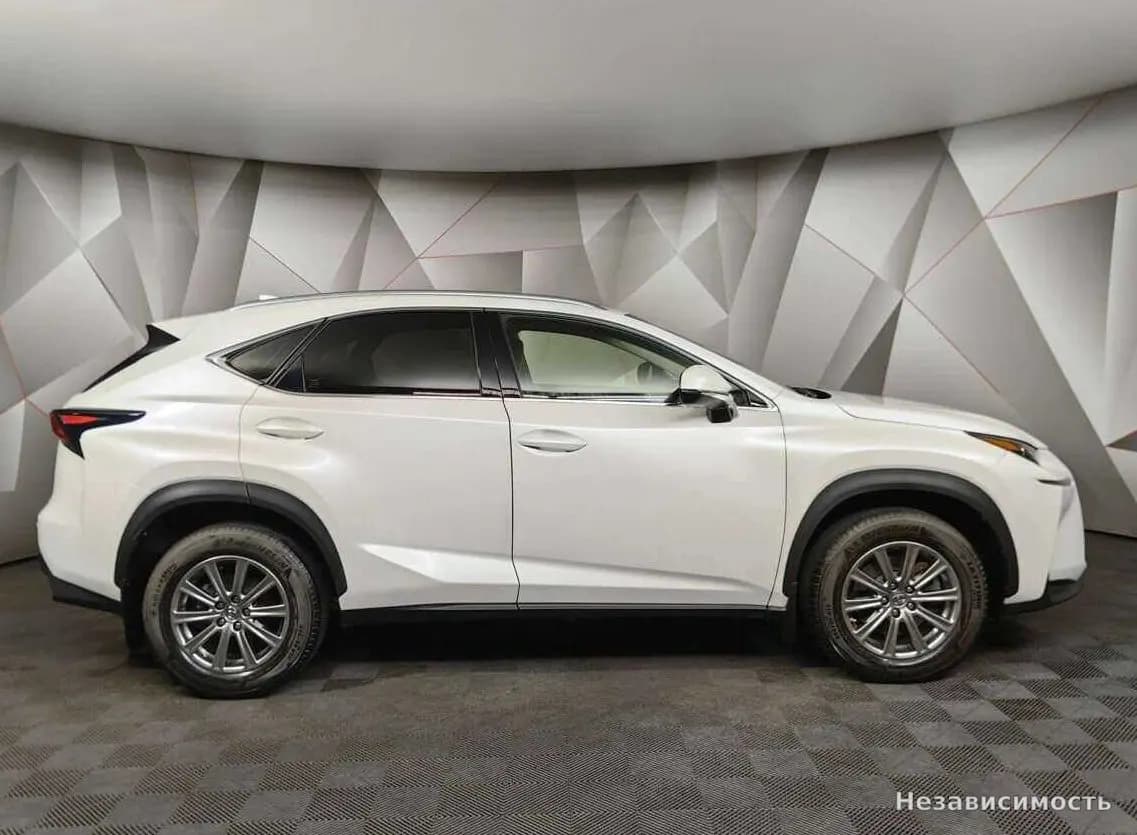 Lexus NX 2016 с пробегом — фото 6