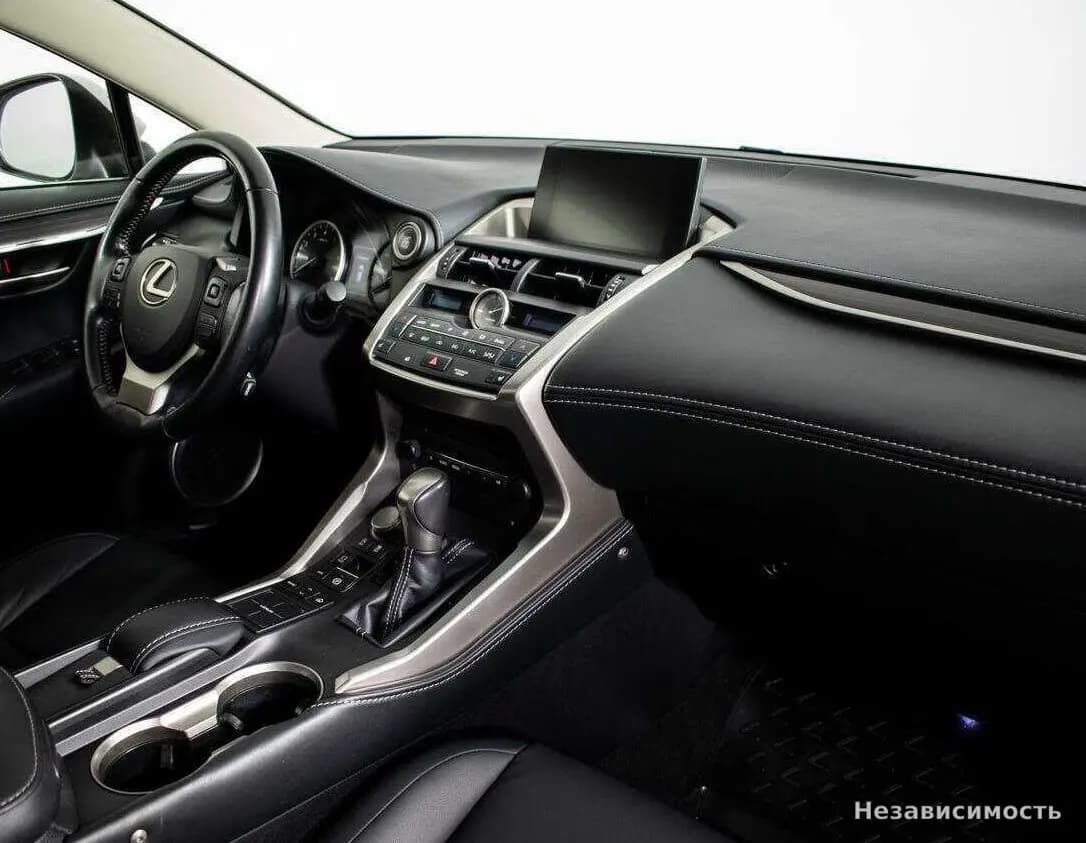 Lexus NX 2016 с пробегом — фото 7