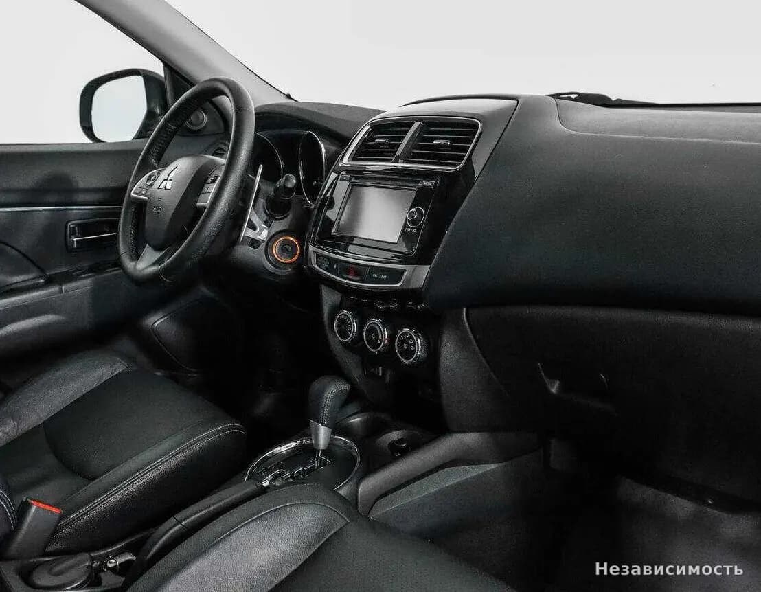 Mitsubishi ASX 2015 с пробегом — фото 10