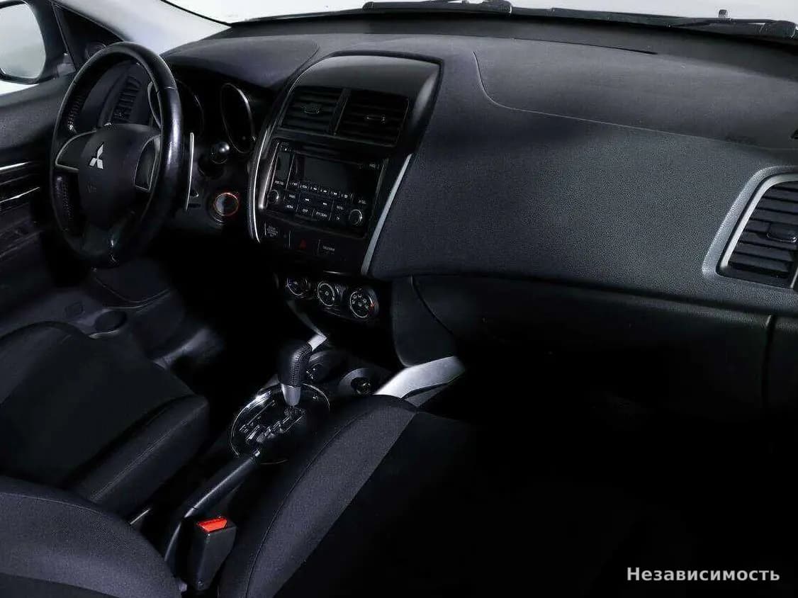 Mitsubishi ASX 2012 с пробегом — фото 9