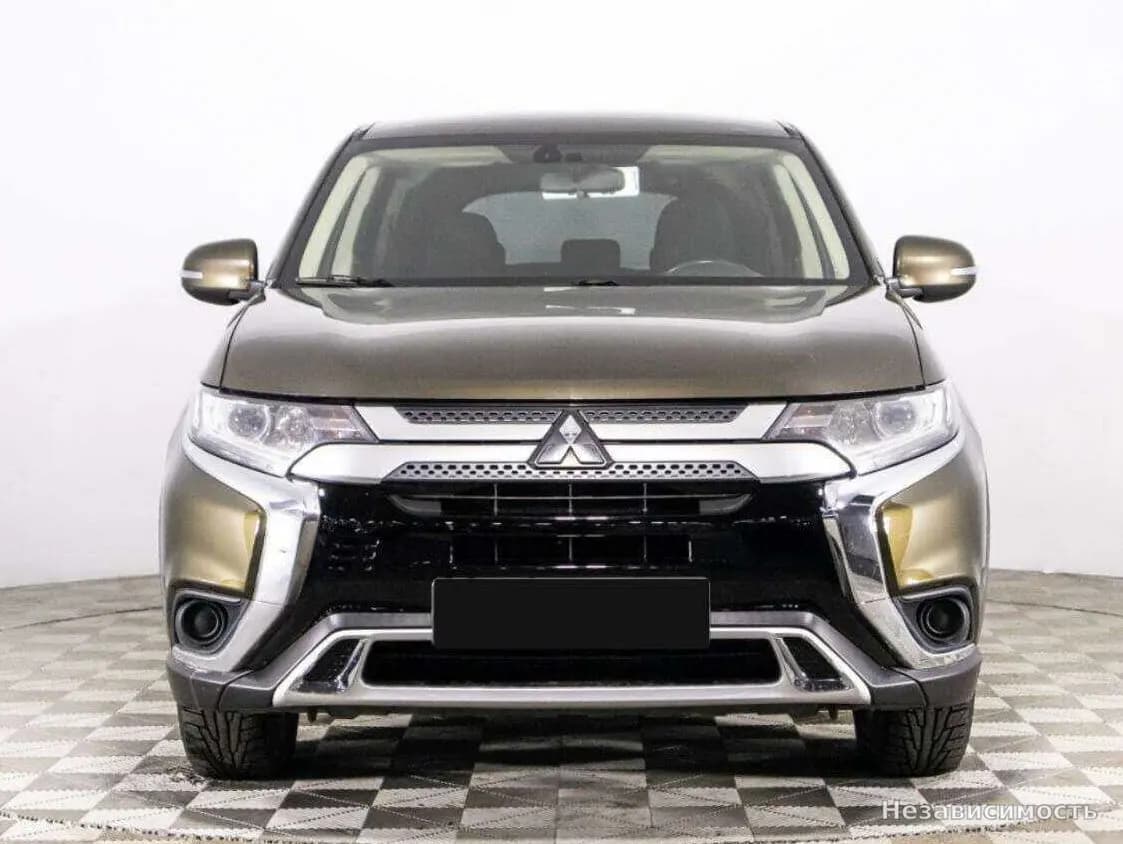 Mitsubishi Outlander 2019 с пробегом — фото 2