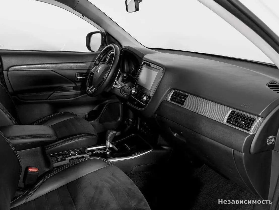 Mitsubishi Outlander 2021 с пробегом — фото 9