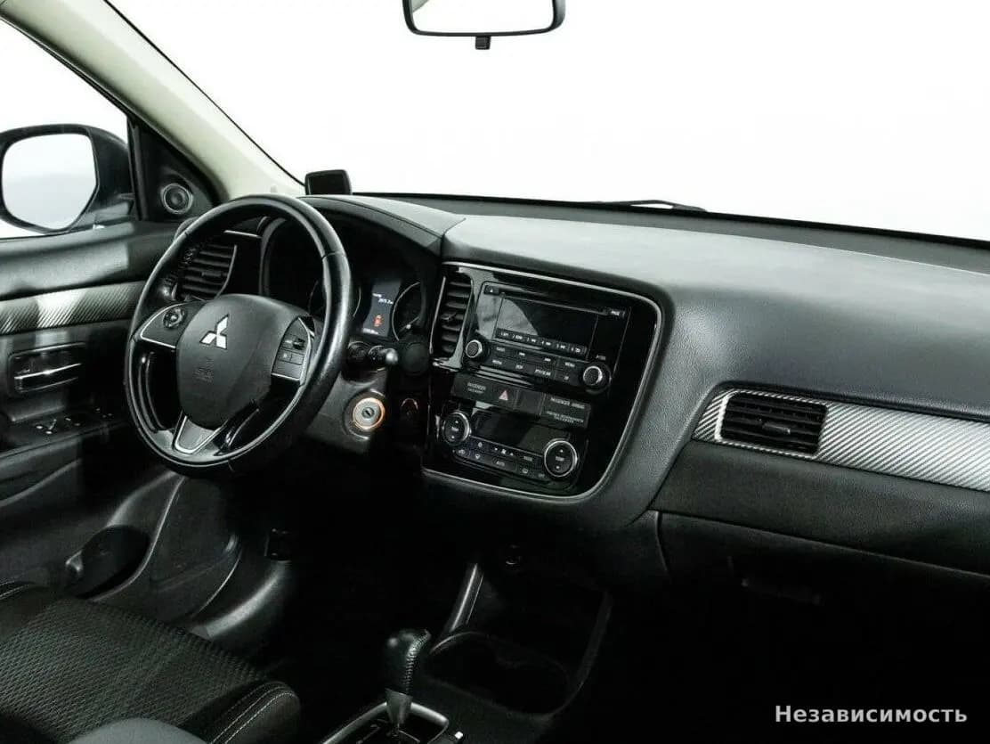 Mitsubishi Outlander 2016 с пробегом — фото 9