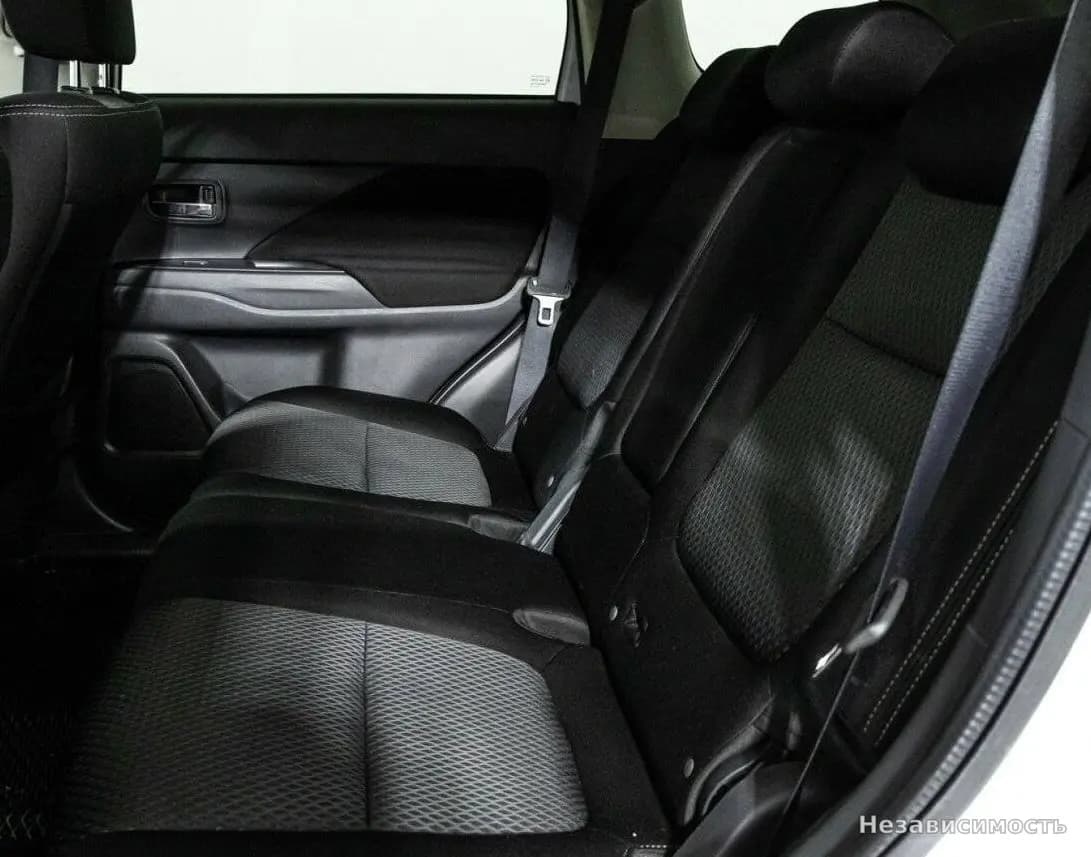 Mitsubishi Outlander 2016 с пробегом — фото 10