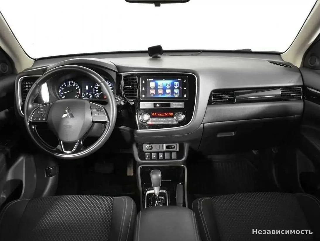Mitsubishi Outlander 2019 с пробегом — фото 8