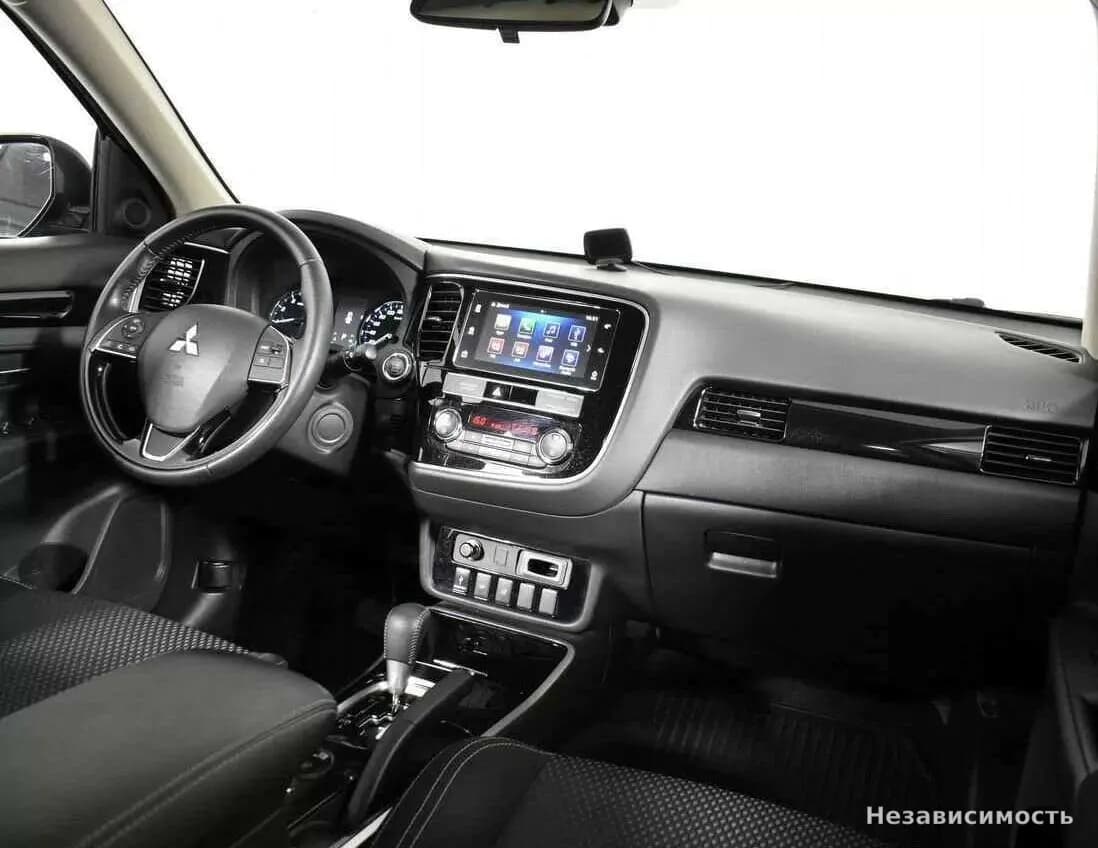 Mitsubishi Outlander 2019 с пробегом — фото 9