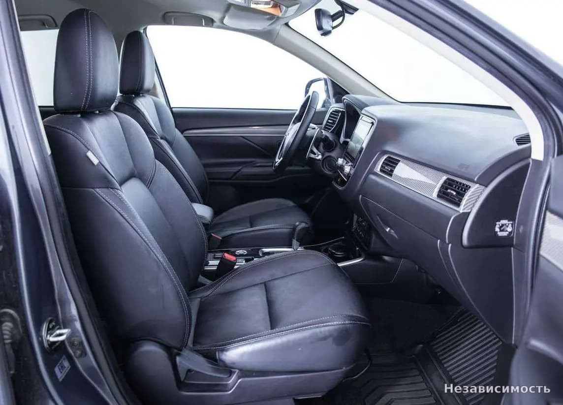 Mitsubishi Outlander 2021 с пробегом — фото 10