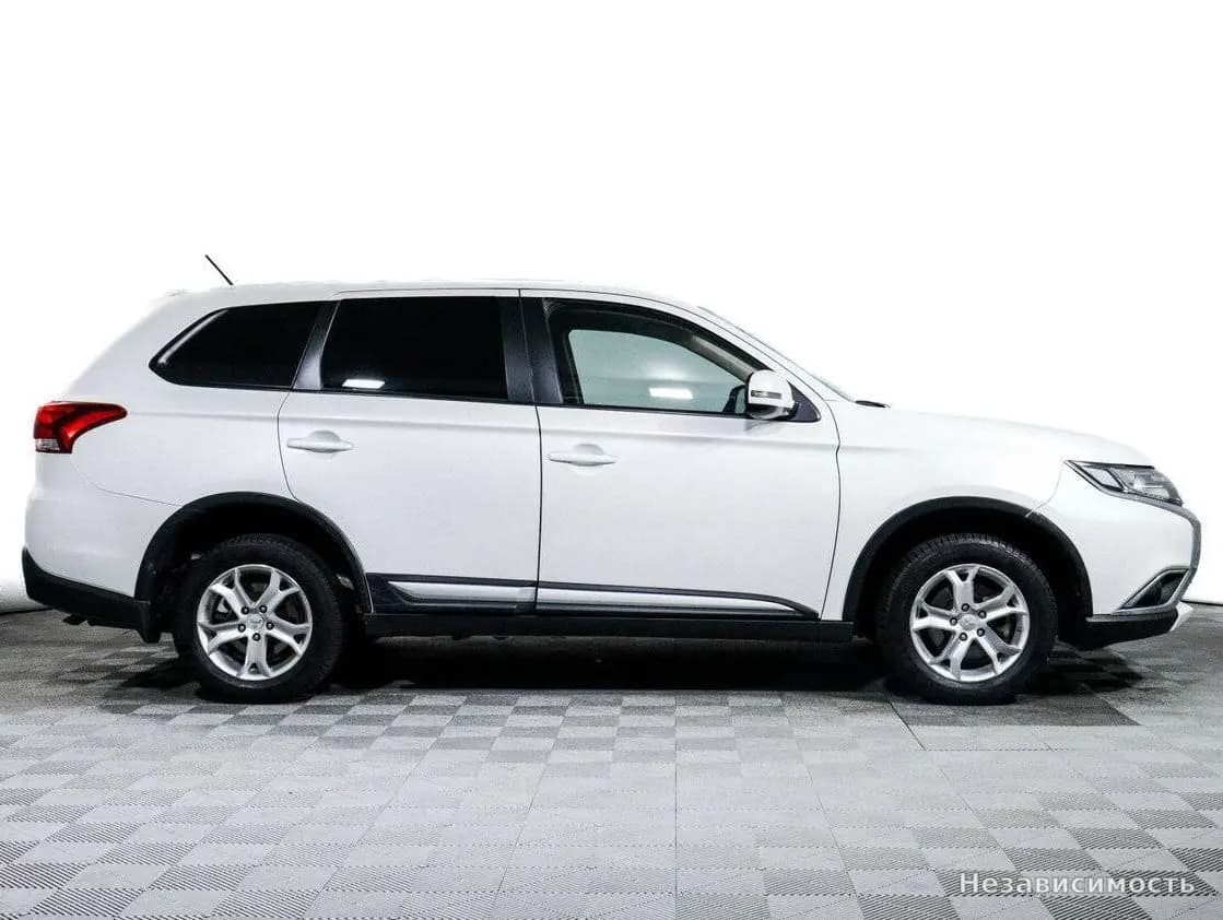 Mitsubishi Outlander 2015 с пробегом — фото 4