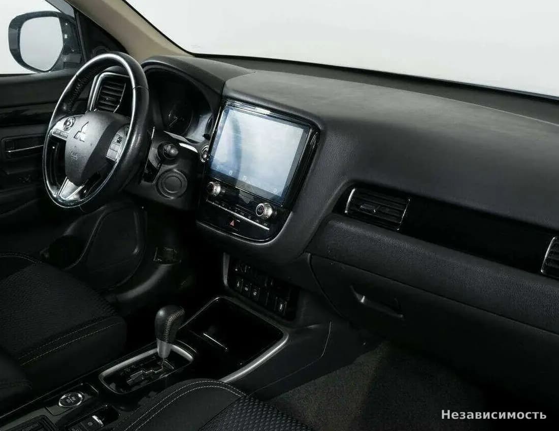 Mitsubishi Outlander 2021 с пробегом — фото 9