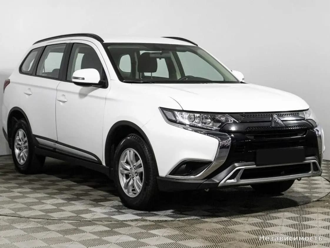 Mitsubishi Outlander 2022 с пробегом — фото 3