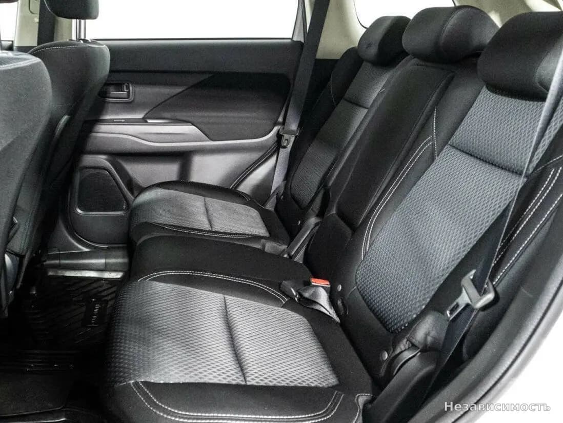 Mitsubishi Outlander 2022 с пробегом — фото 10