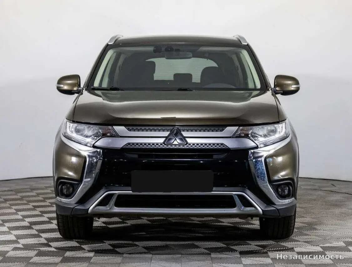 Mitsubishi Outlander 2019 с пробегом — фото 2