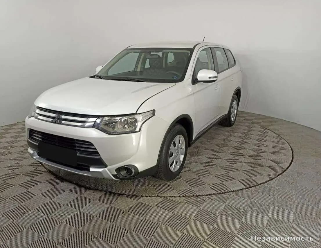 Mitsubishi Outlander, 2014 с пробегом