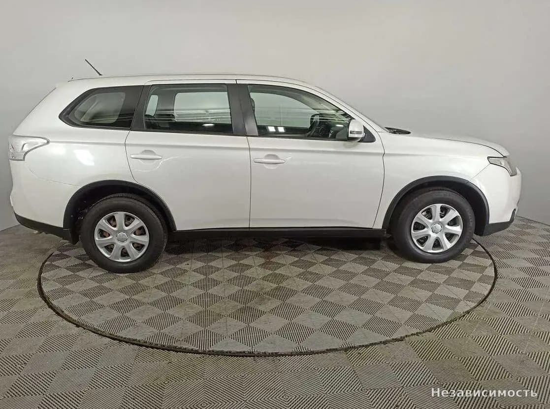 Mitsubishi Outlander 2014 с пробегом — фото 4