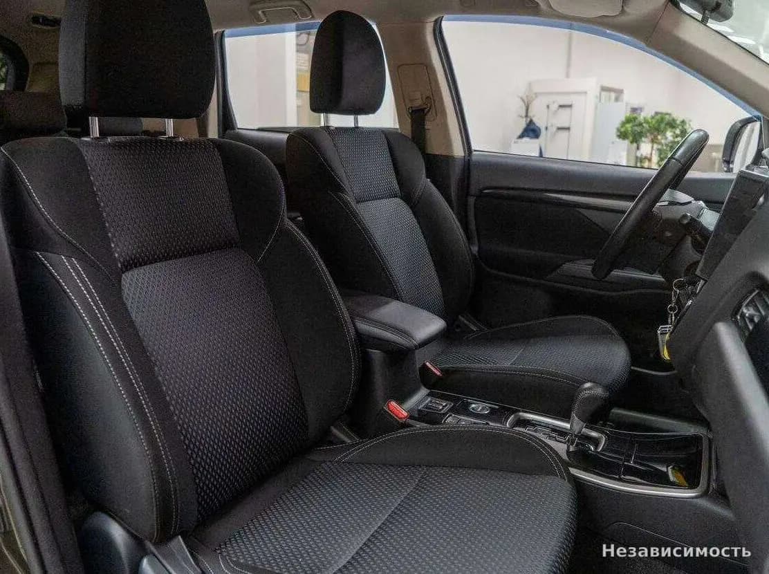 Mitsubishi Outlander 2018 с пробегом — фото 10