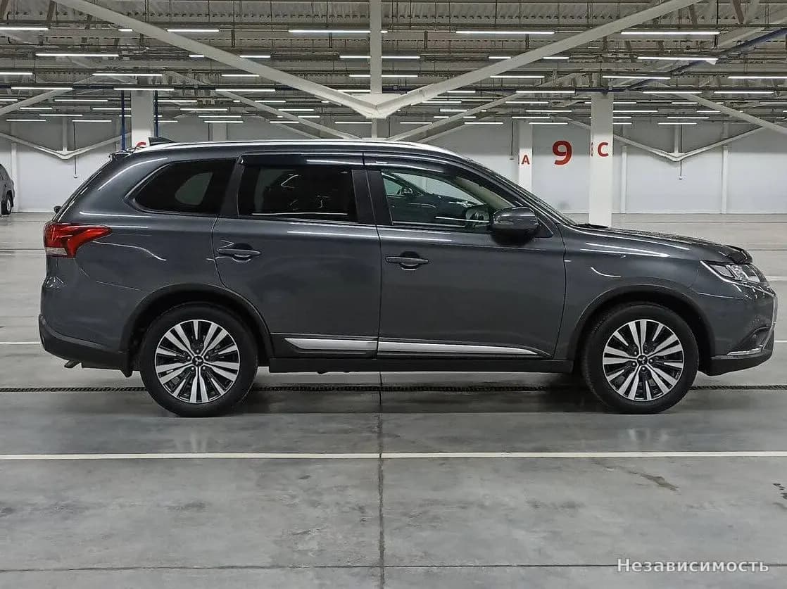 Mitsubishi Outlander 2020 с пробегом — фото 4