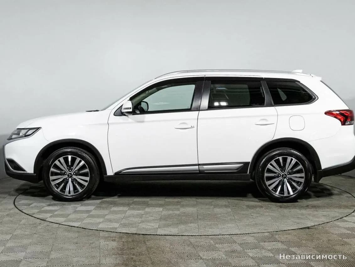 Mitsubishi Outlander 2021 с пробегом — фото 8