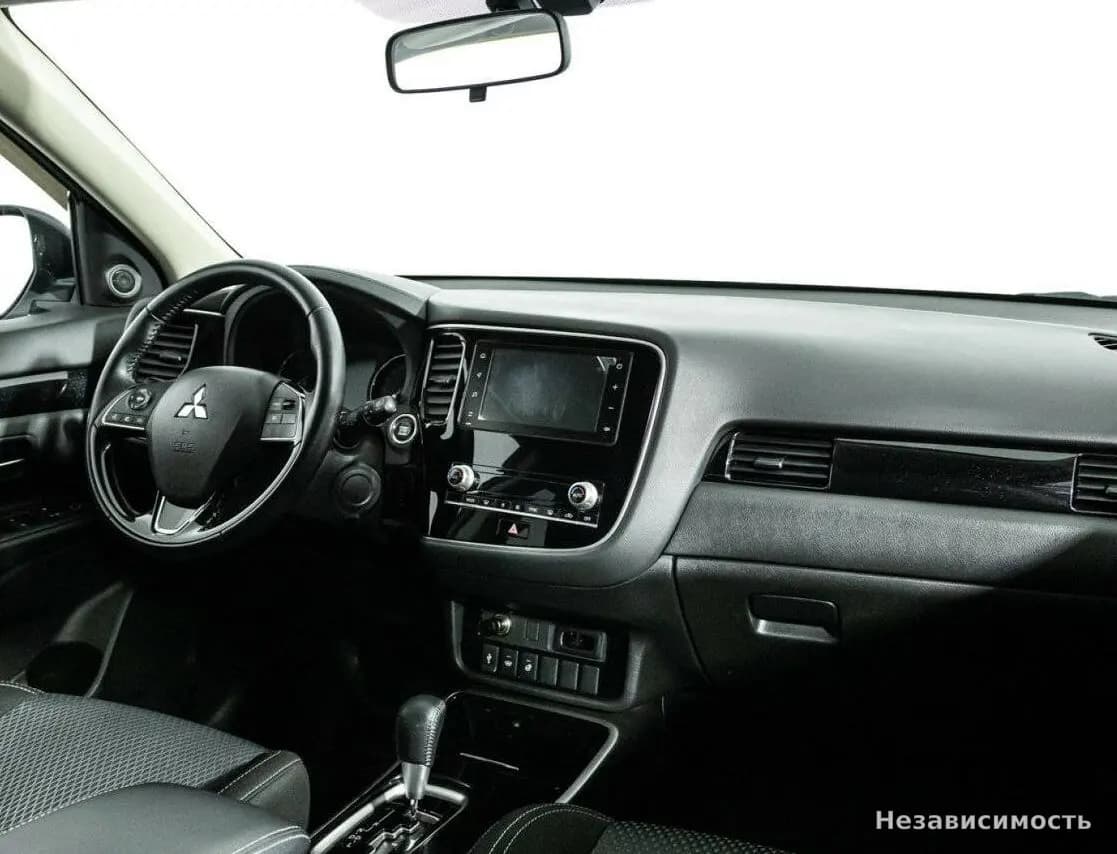 Mitsubishi Outlander 2021 с пробегом — фото 9
