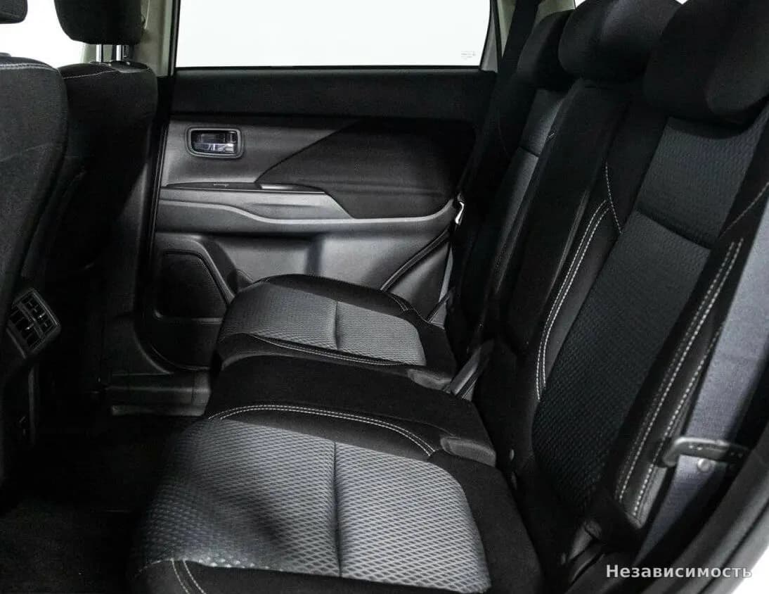 Mitsubishi Outlander 2021 с пробегом — фото 10