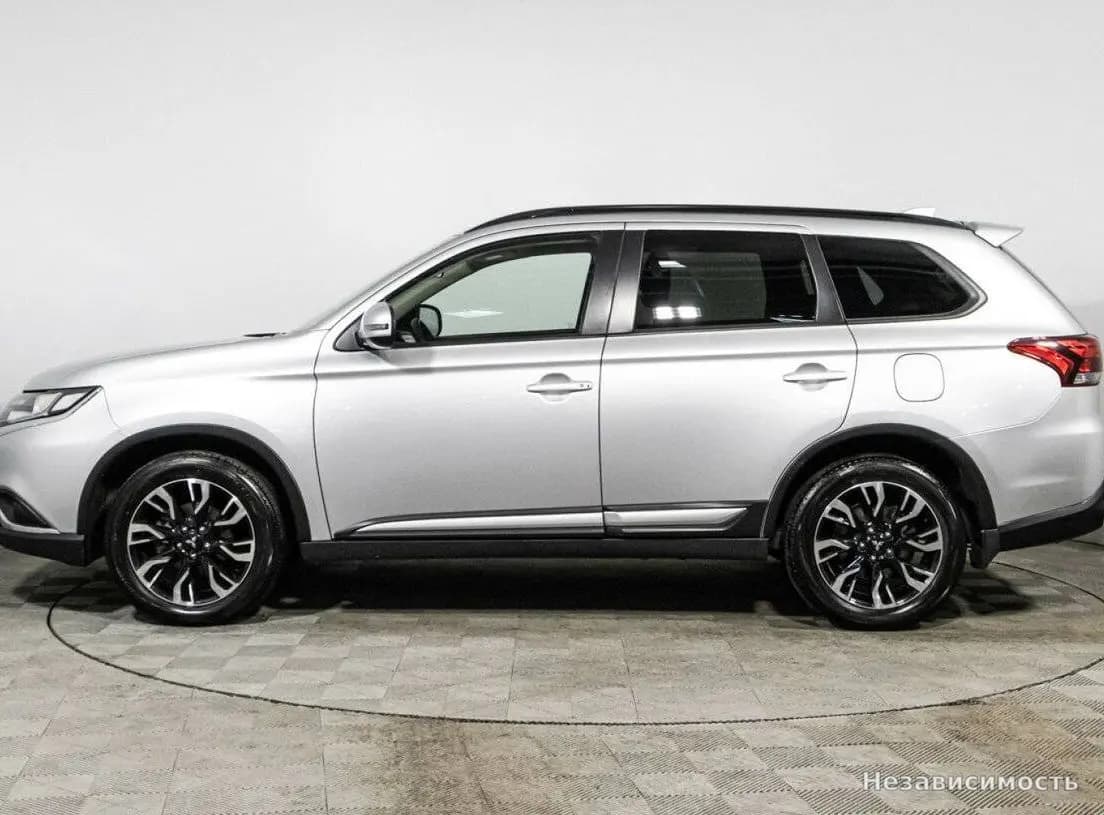 Mitsubishi Outlander 2022 с пробегом — фото 8