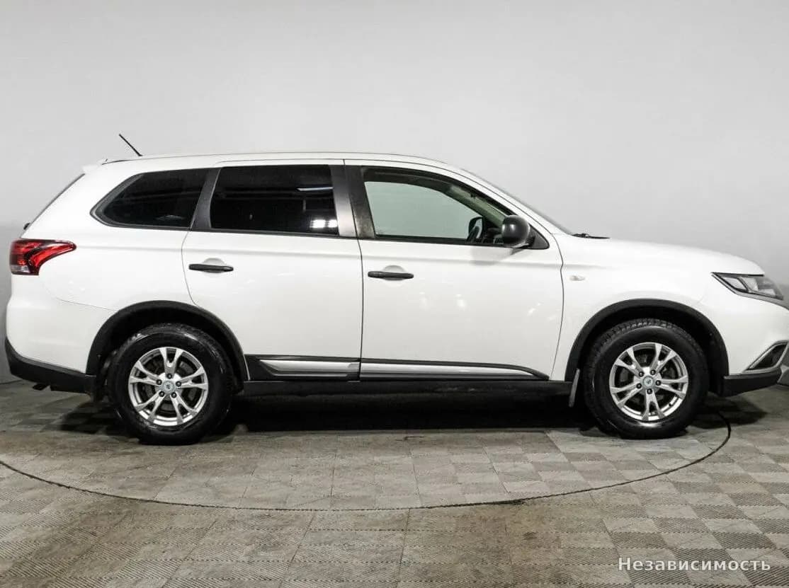 Mitsubishi Outlander 2016 с пробегом — фото 4