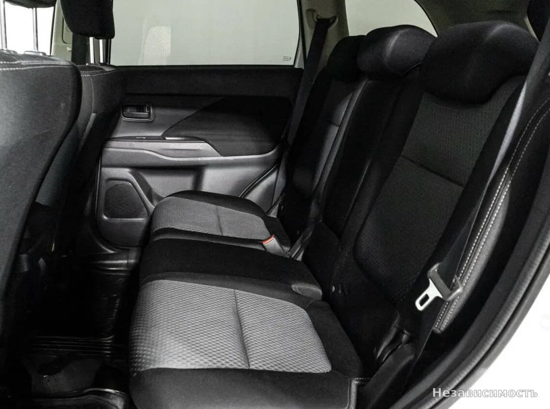 Mitsubishi Outlander 2016 с пробегом — фото 10