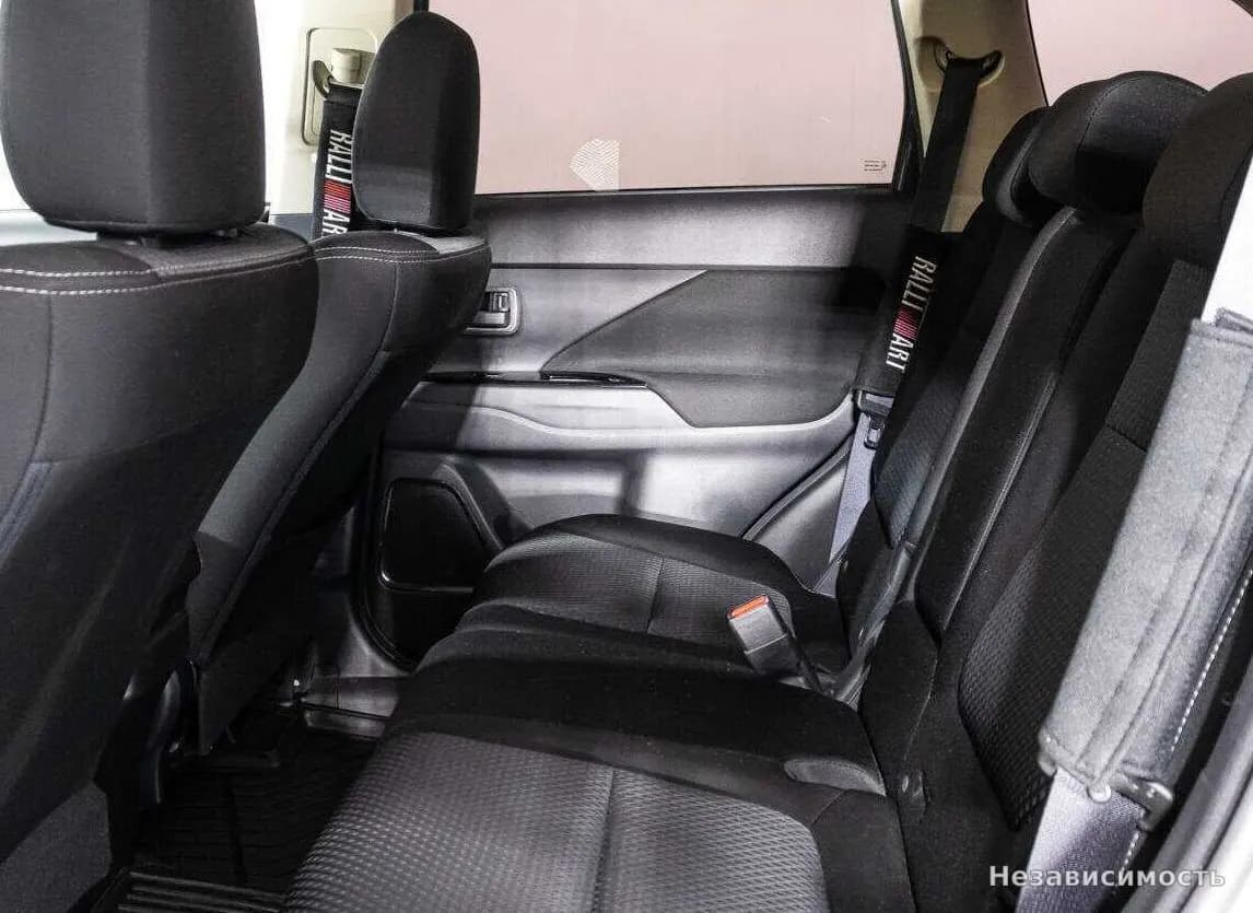 Mitsubishi Outlander 2017 с пробегом — фото 10