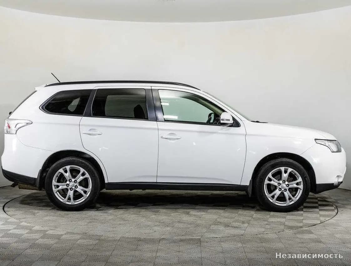 Mitsubishi Outlander 2014 с пробегом — фото 4