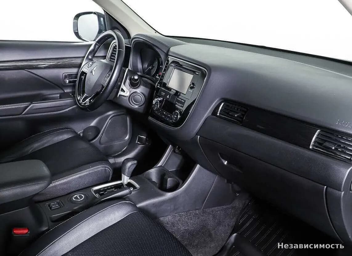 Mitsubishi Outlander 2016 с пробегом — фото 9