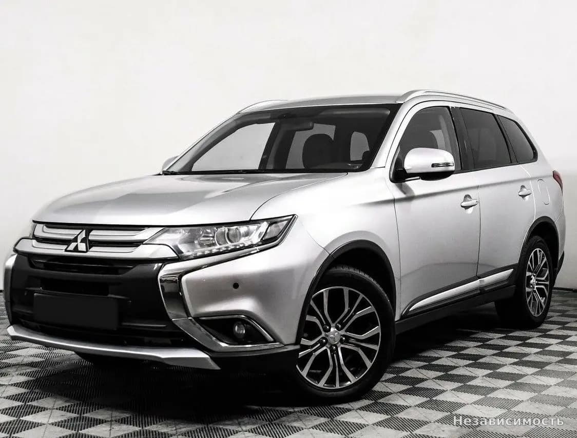 Mitsubishi Outlander, 2015 с пробегом