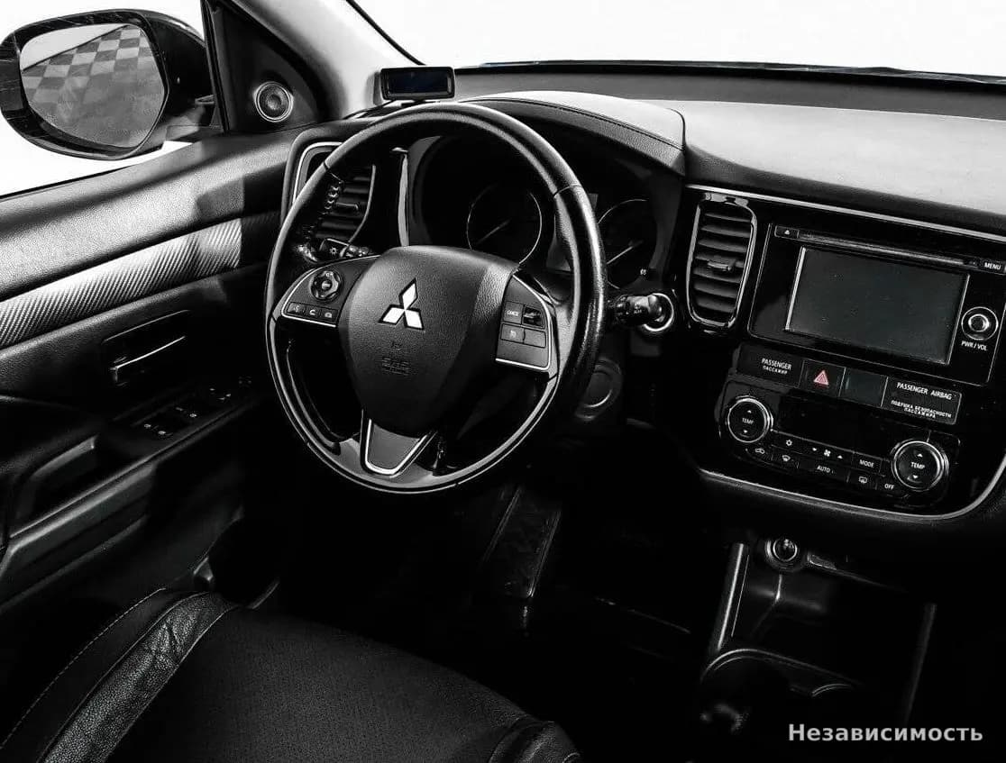 Mitsubishi Outlander 2015 с пробегом — фото 9