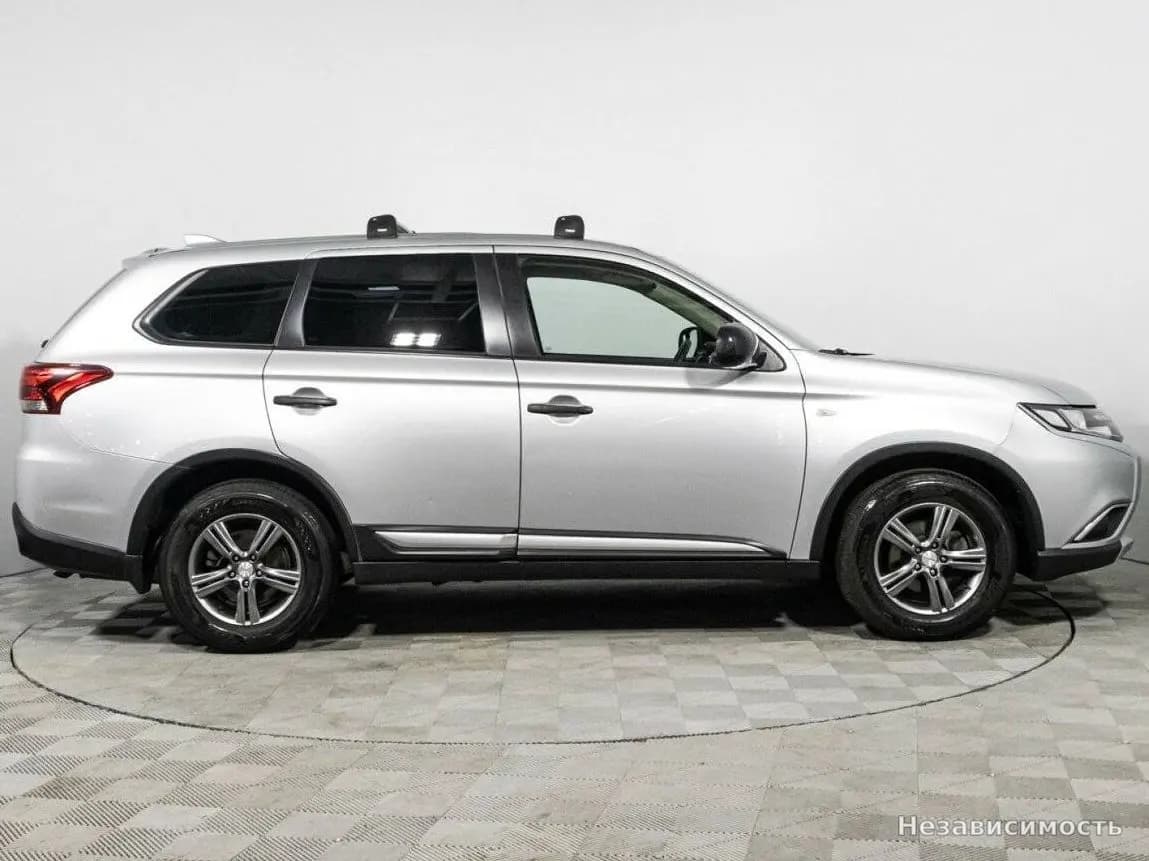 Mitsubishi Outlander 2017 с пробегом — фото 4