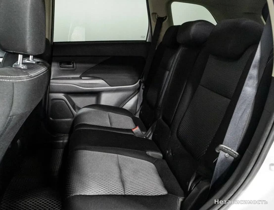 Mitsubishi Outlander 2017 с пробегом — фото 10